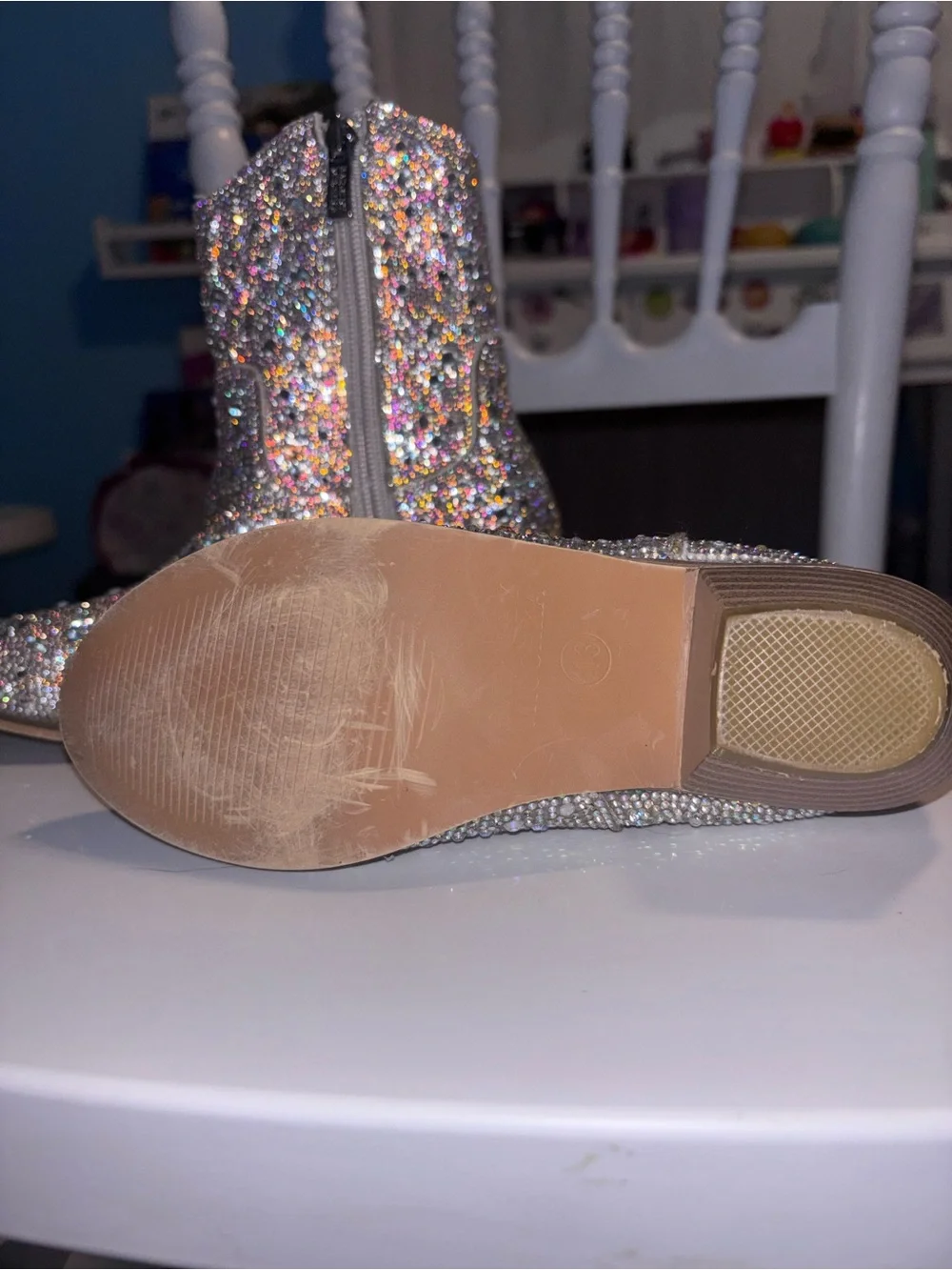 Badgley Mischka zipper off easy